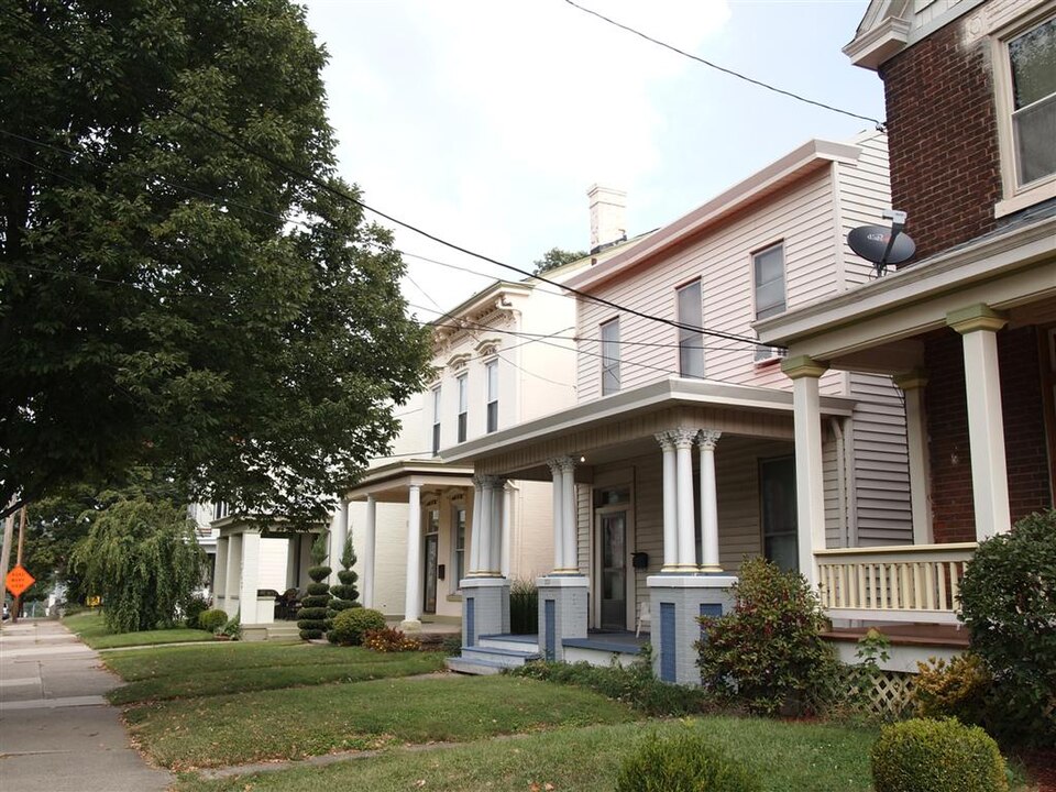 Photograph of Taylor's Daughters Historic District