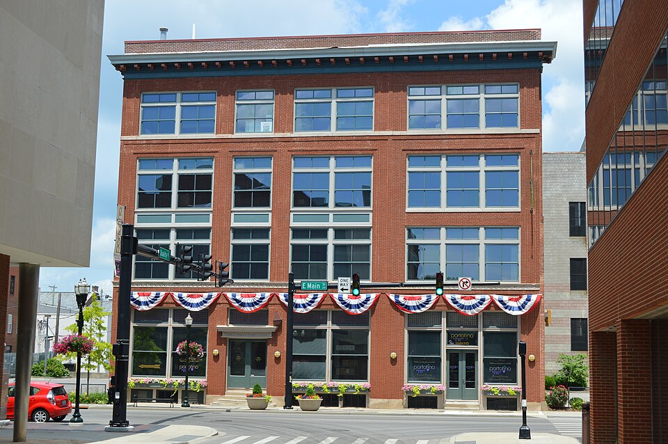 Photograph of Lexington Dry Goods Company Building