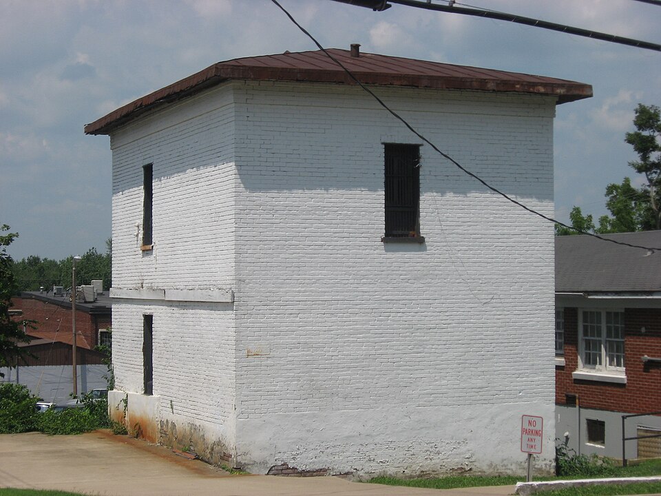 Photograph of LaRue County Jail