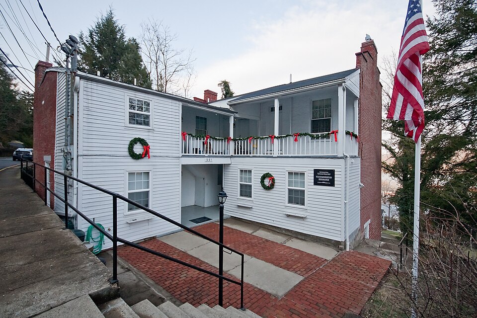 Photograph of John Brett Richeson House