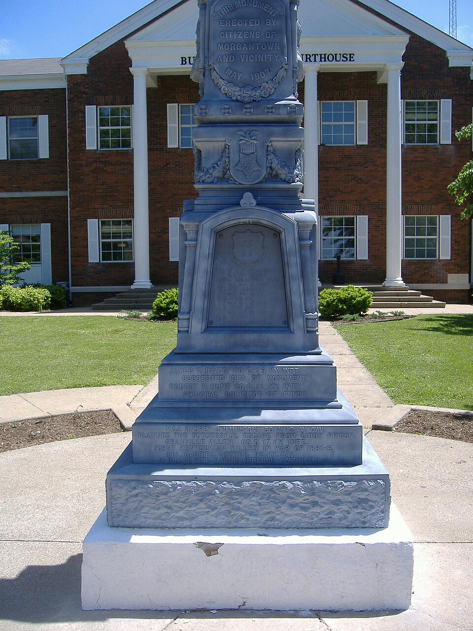 Photograph of Confederate-Union Veterans' Monument in Morgantown