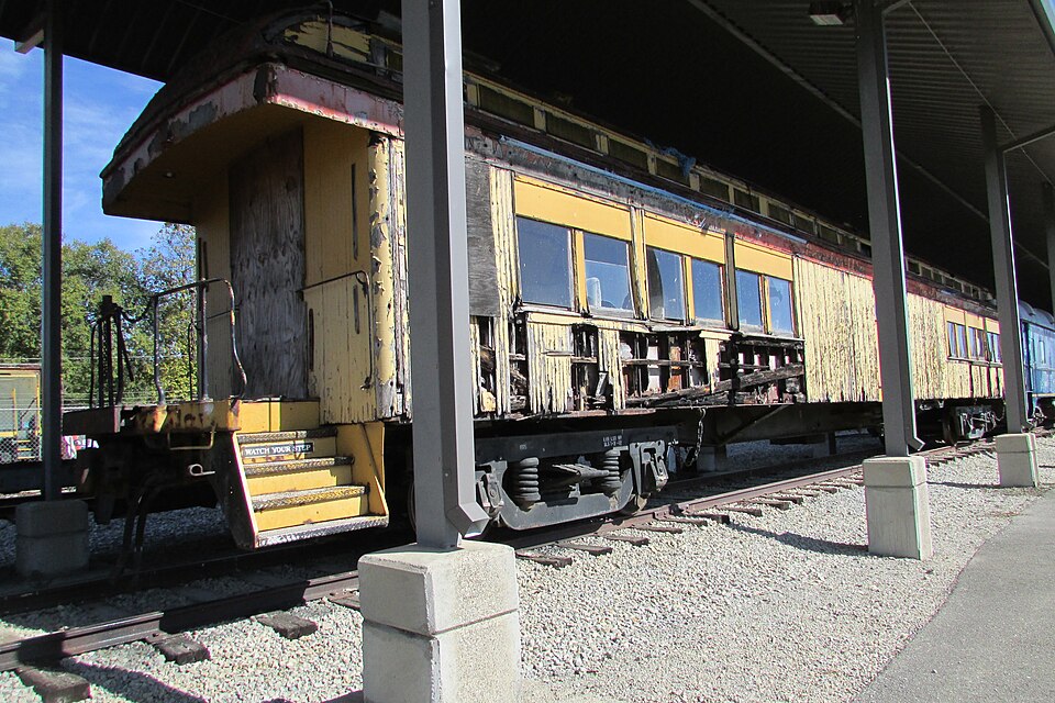 Photograph of Louisville and Nashville Combine Car Number 665