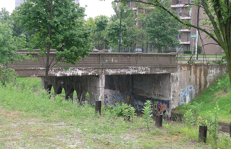 Photograph of Chestnut Street Bridge