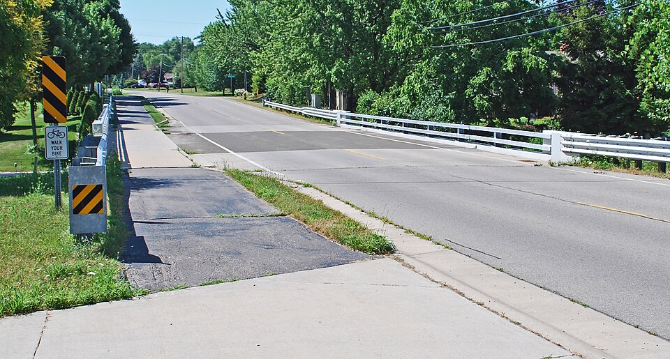 Photograph of South Pointe Drive-Frenchman's Creek Bridge