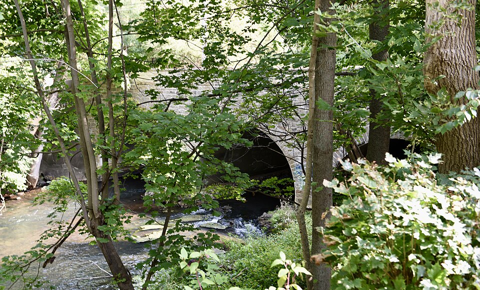 Photograph of Marshall Avenue Bridge
