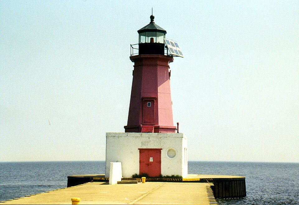 Photograph of Menominee Pier Light