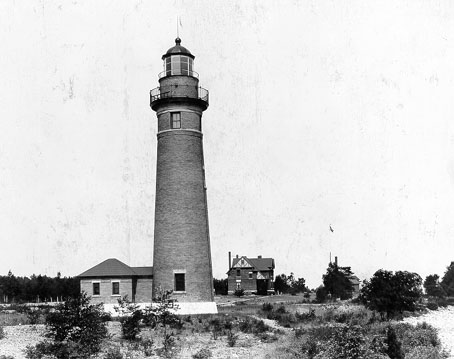 Photograph of Middle Island Light