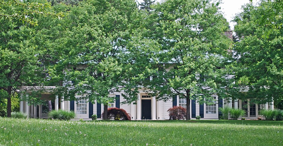 Photograph of Arnold and Gertrude Goss House