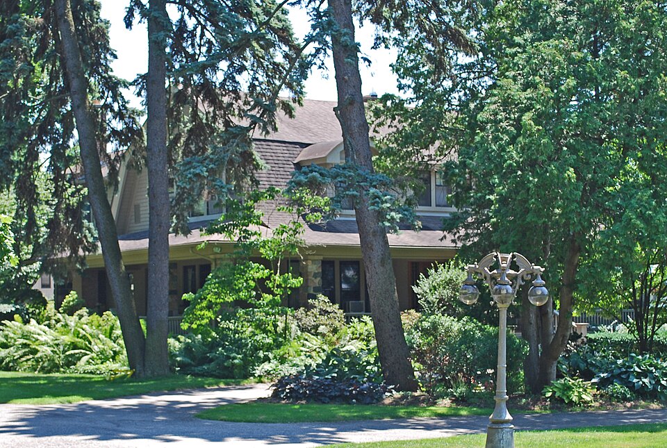 Photograph of John & Mary Elizabeth Booth Endicott House