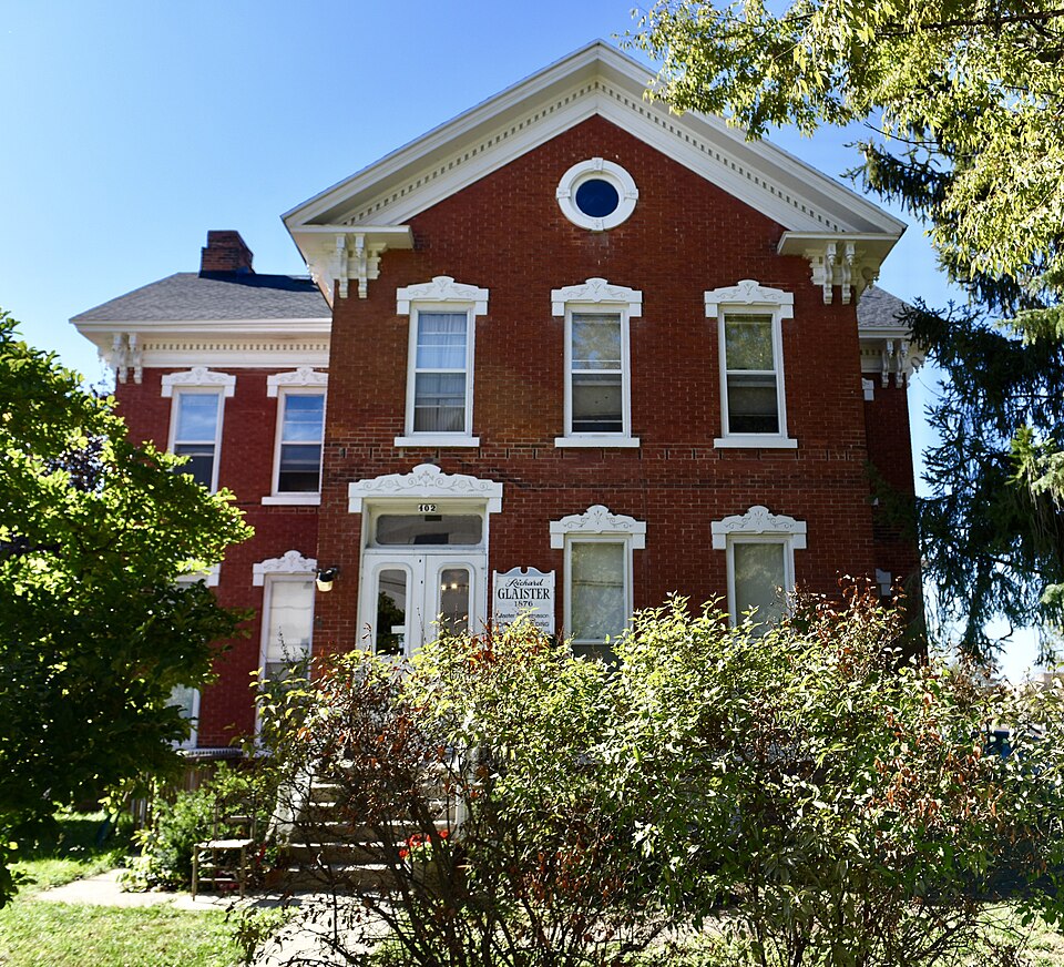 Photograph of Richard and Deborah (Brough) Glaister House