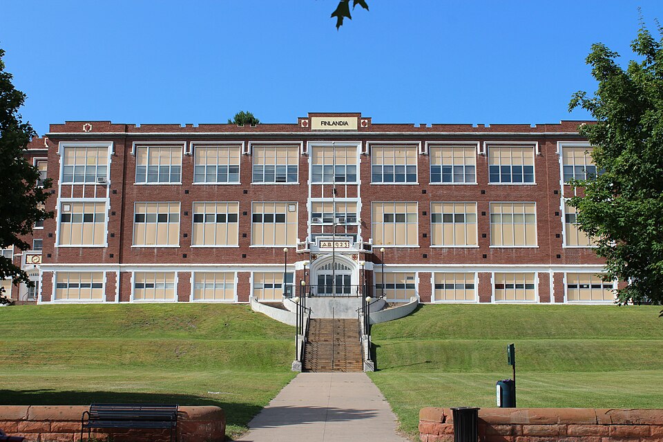 Photograph of Old Hancock Central High School