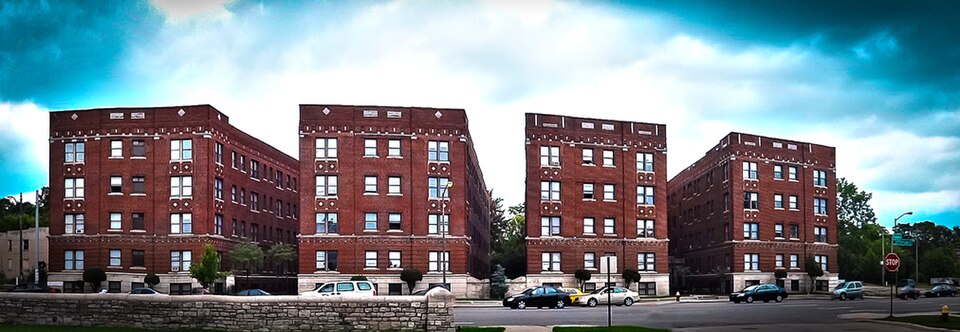 Photograph of Pilgrim and Puritan Apartment Complex