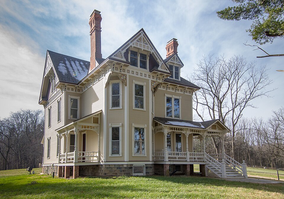 Photograph of Ezra E. and Florence (Holmes) Beardsley House