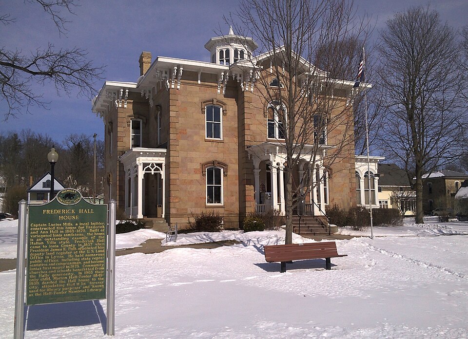 Photograph of Hall-Fowler Memorial Library