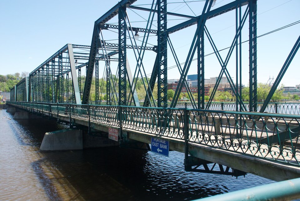 Photograph of Sixth Street Bridge
