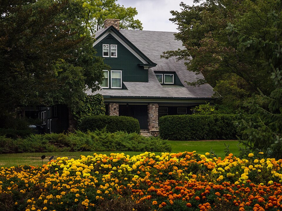 Photograph of Herbert H. Dow House