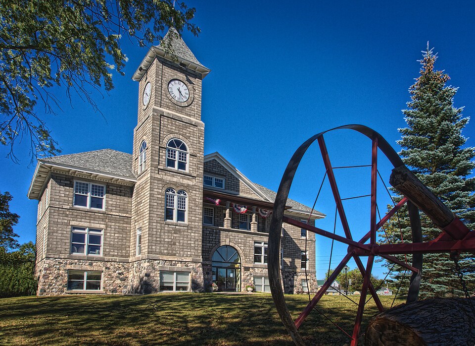 Photograph of Presque Isle County Courthouse