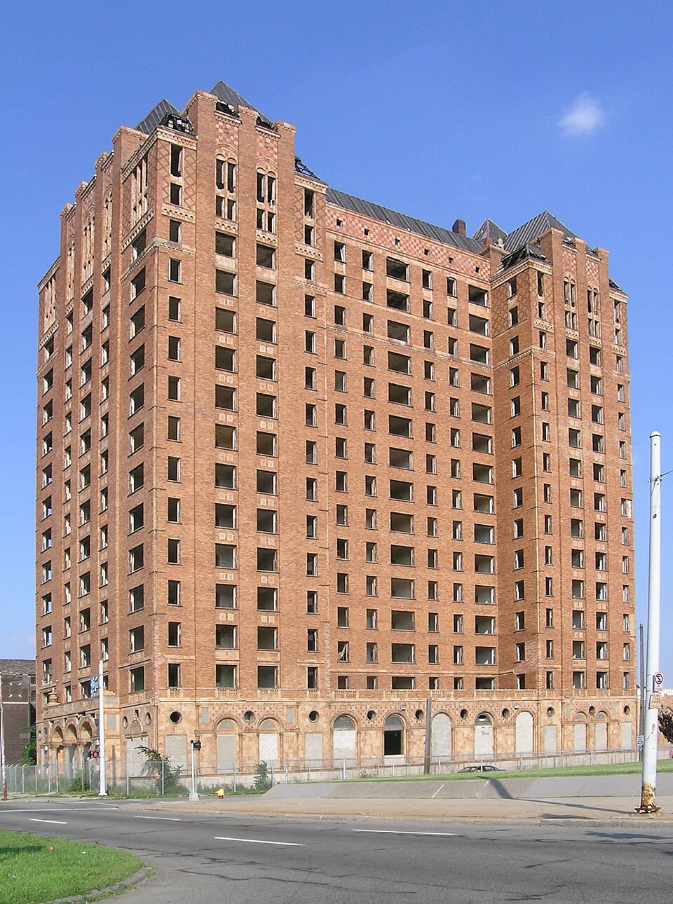 Photograph of Lee Plaza