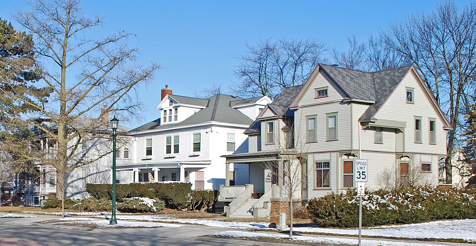 Photograph of Center Avenue Neighborhood Residential District