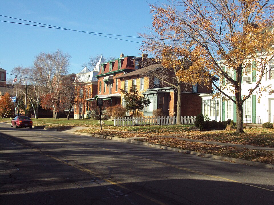Photograph of East Elm-North Macomb Street Historic District