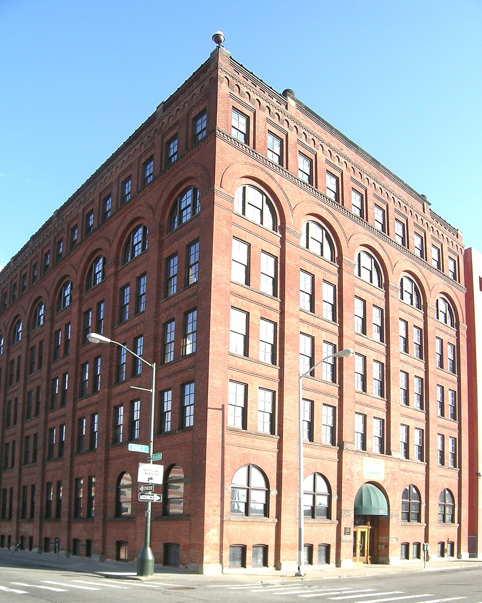 Photograph of Globe Tobacco Building