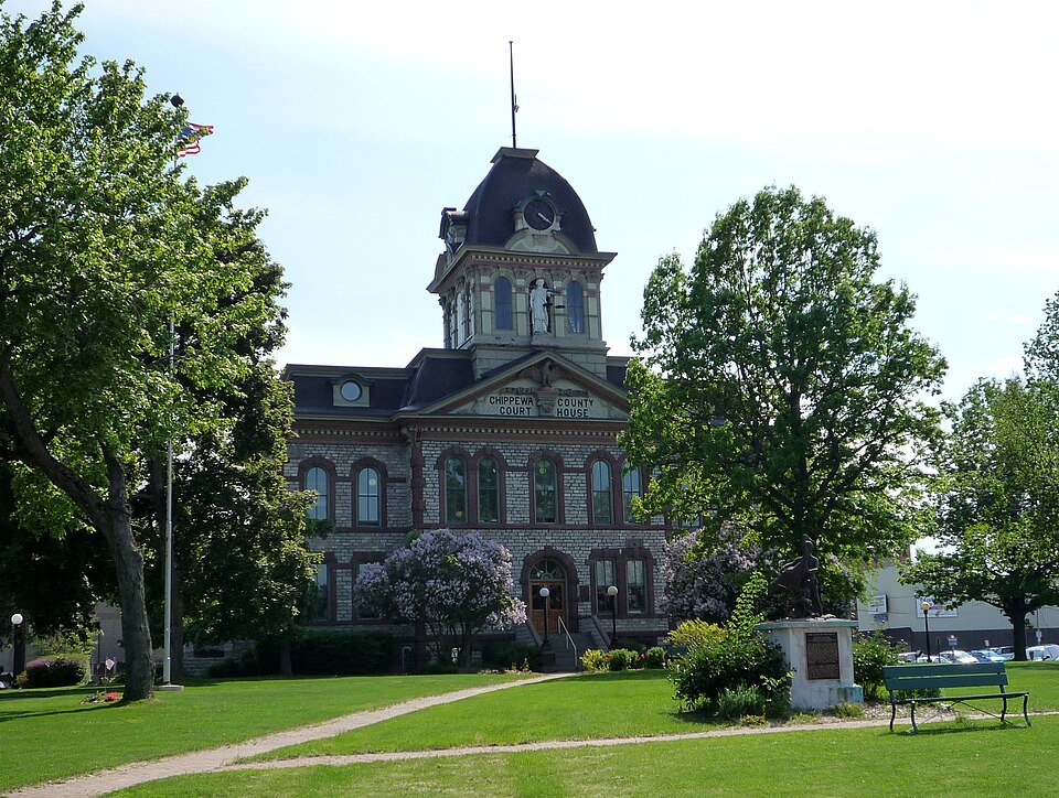 Photograph of Chippewa County Courthouse