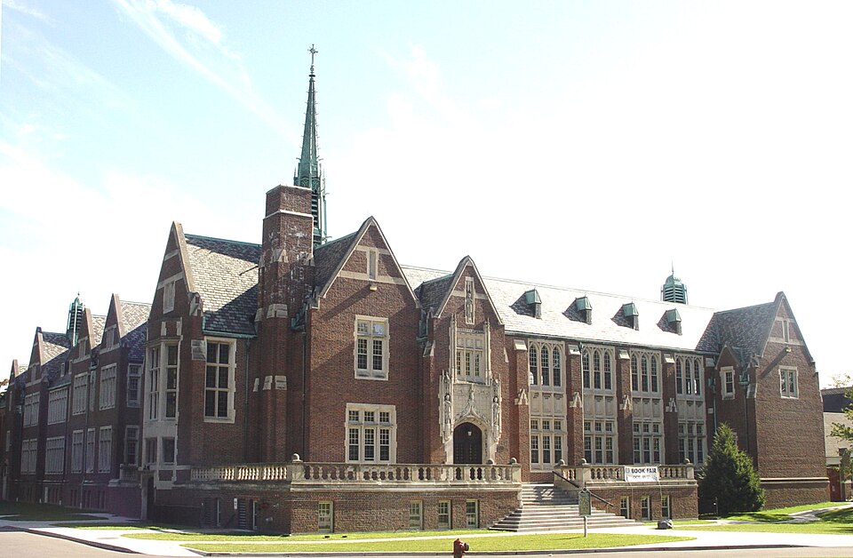 Photograph of Grosse Pointe Academy