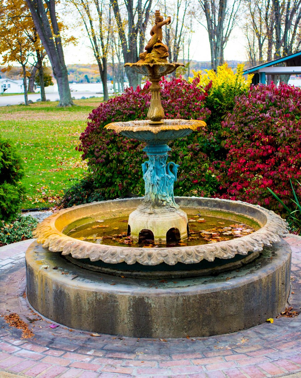 Photograph of Manistee County Courthouse Fountain