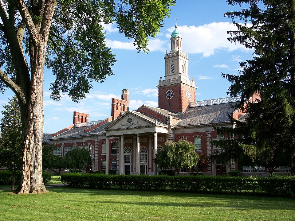 Photograph of Grosse Pointe South High School
