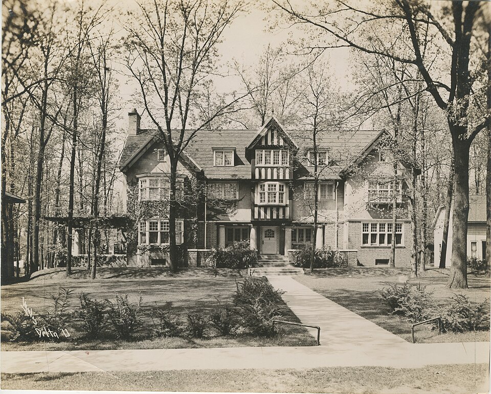 Photograph of Delta Upsilon Fraternity House