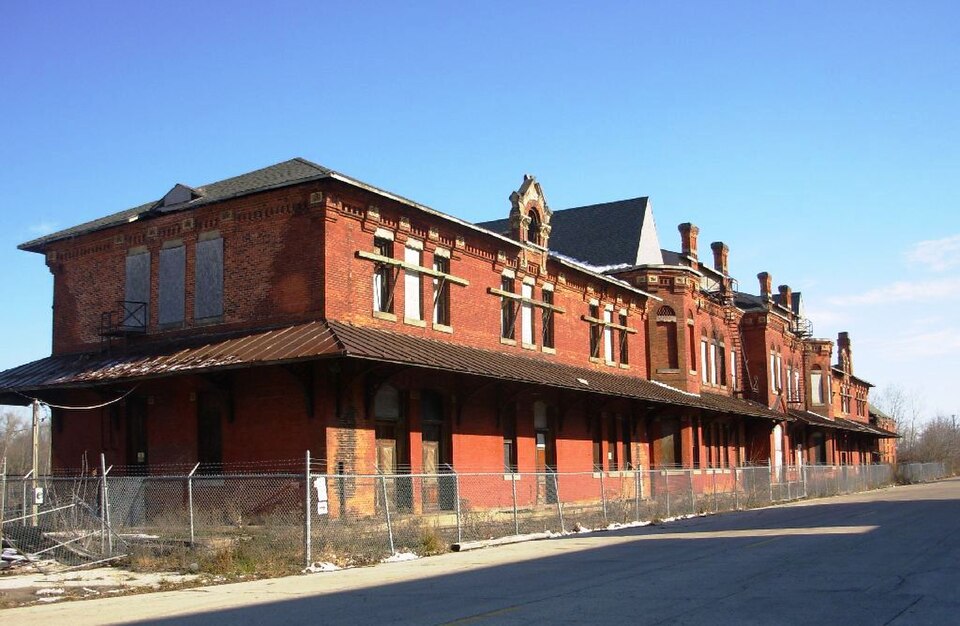 Photograph of Flint and Pere Marquette Railroad East Saginaw Depot