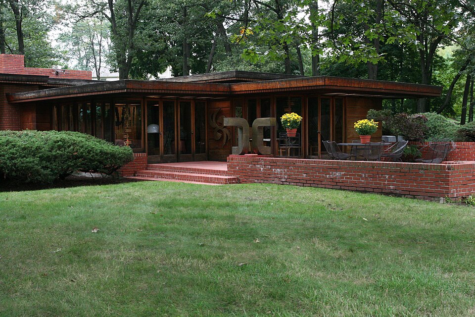 Photograph of Melvyn Maxwell and Sara Stein Smith House