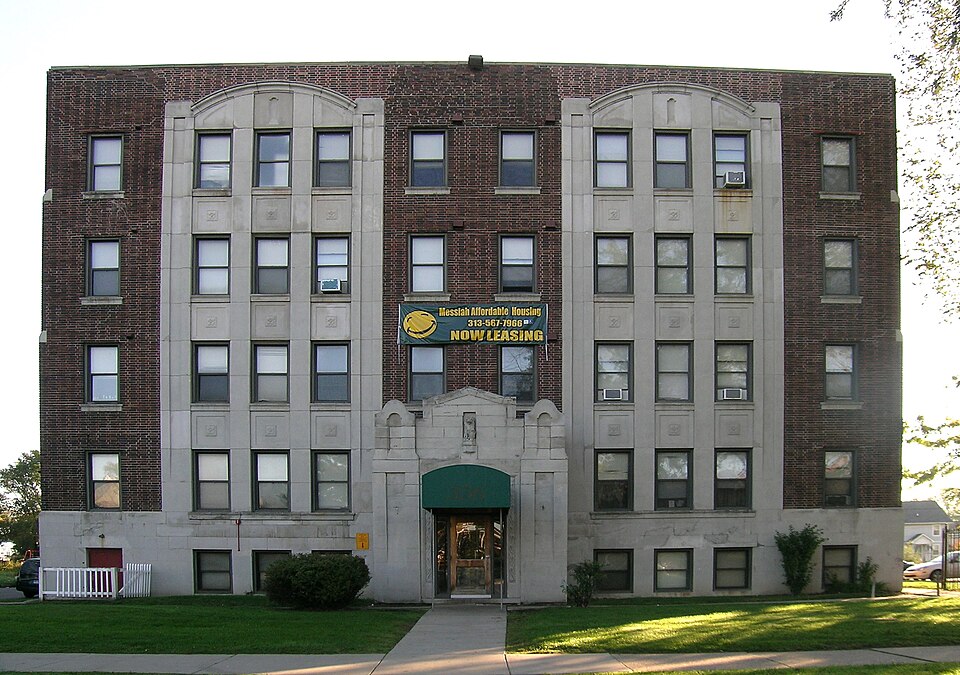 Photograph of Saint Paul Manor Apartments