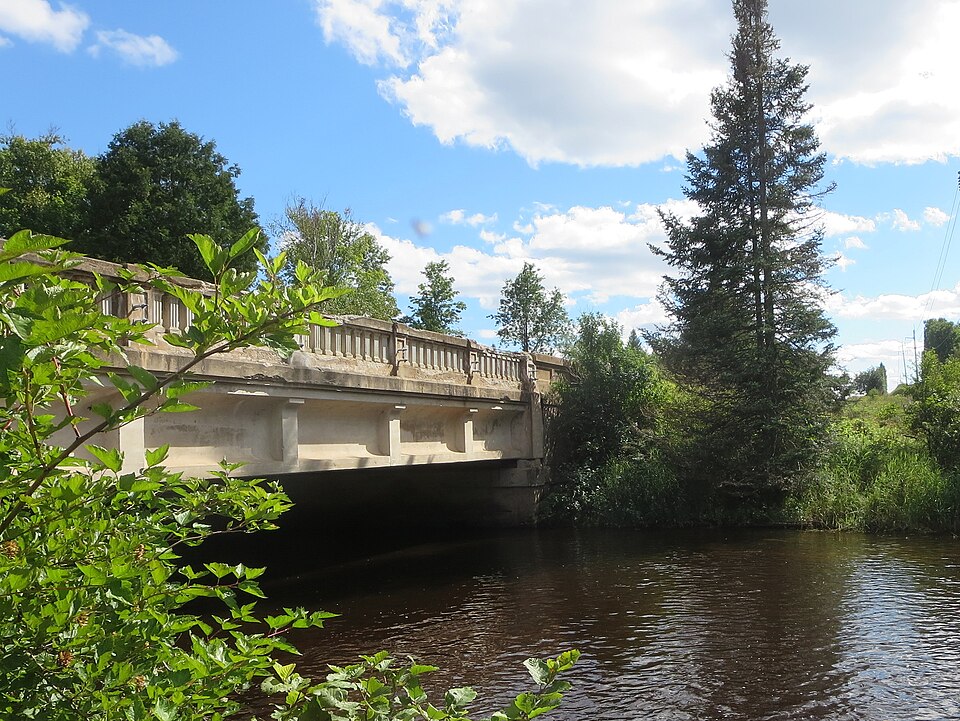 Photograph of County Road 557-West Branch Escanaba River Bridge