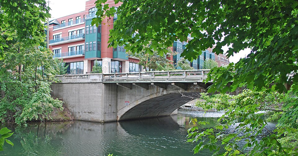 Photograph of American Legion Memorial Bridge