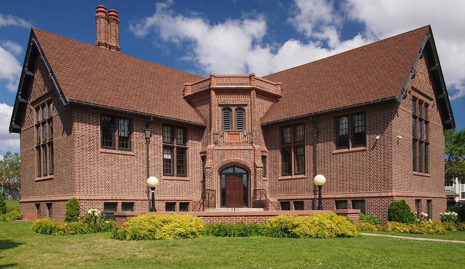 Photograph of Sumner Library