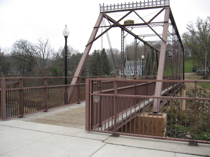 Photograph of Walnut Street Bridge