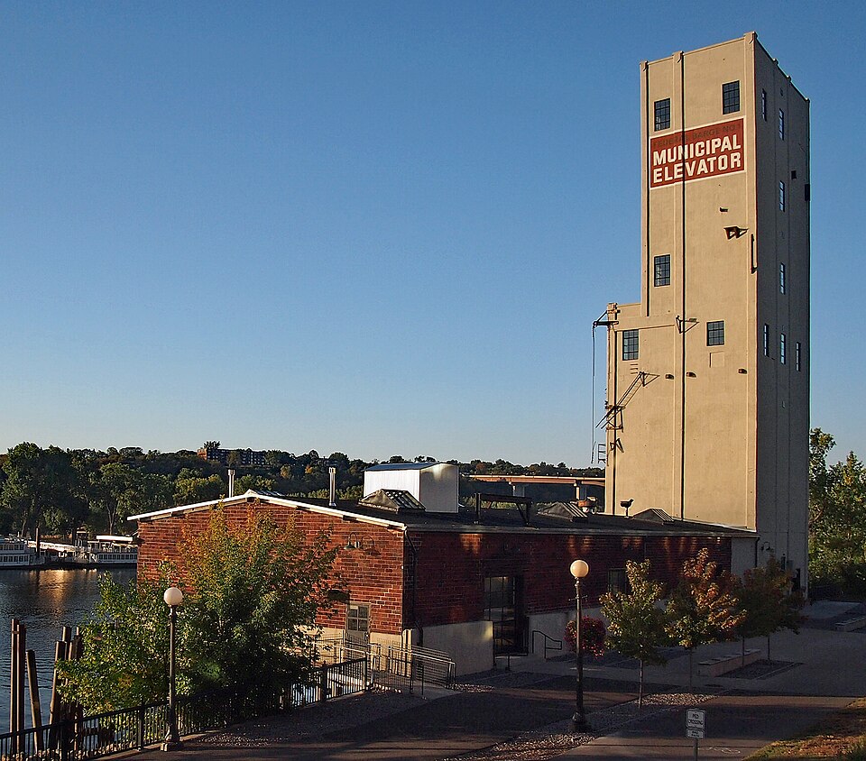 Photograph of Saint Paul Municipal Grain Terminal