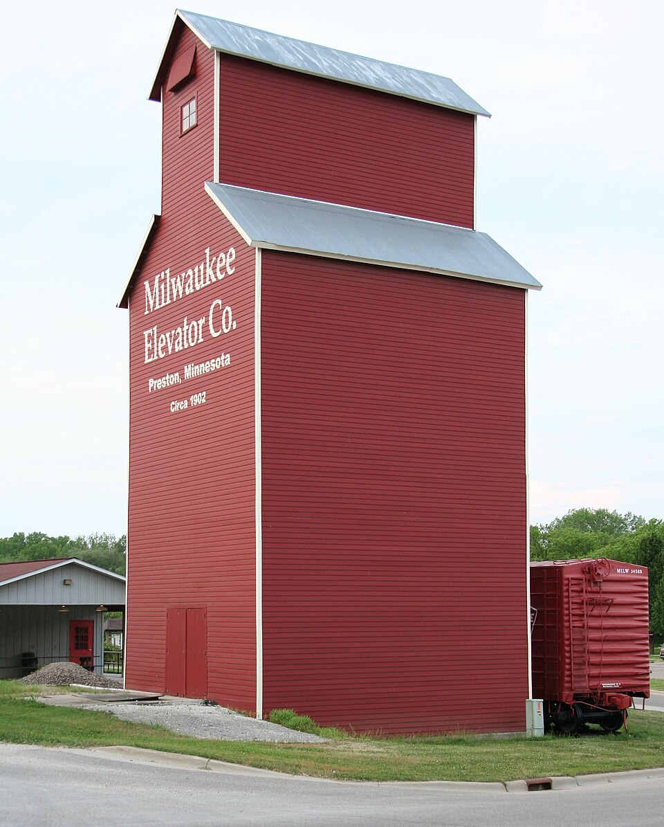 Photograph of Milwaukee Elevator