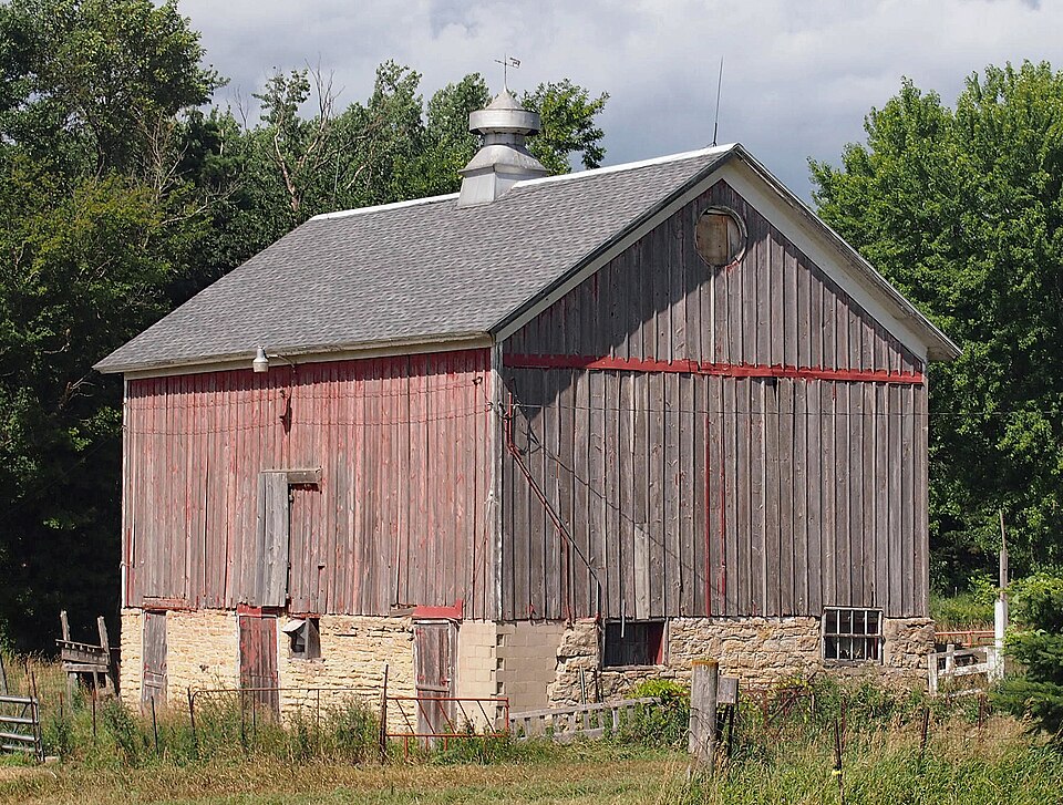 Photograph of Benike Family Barn