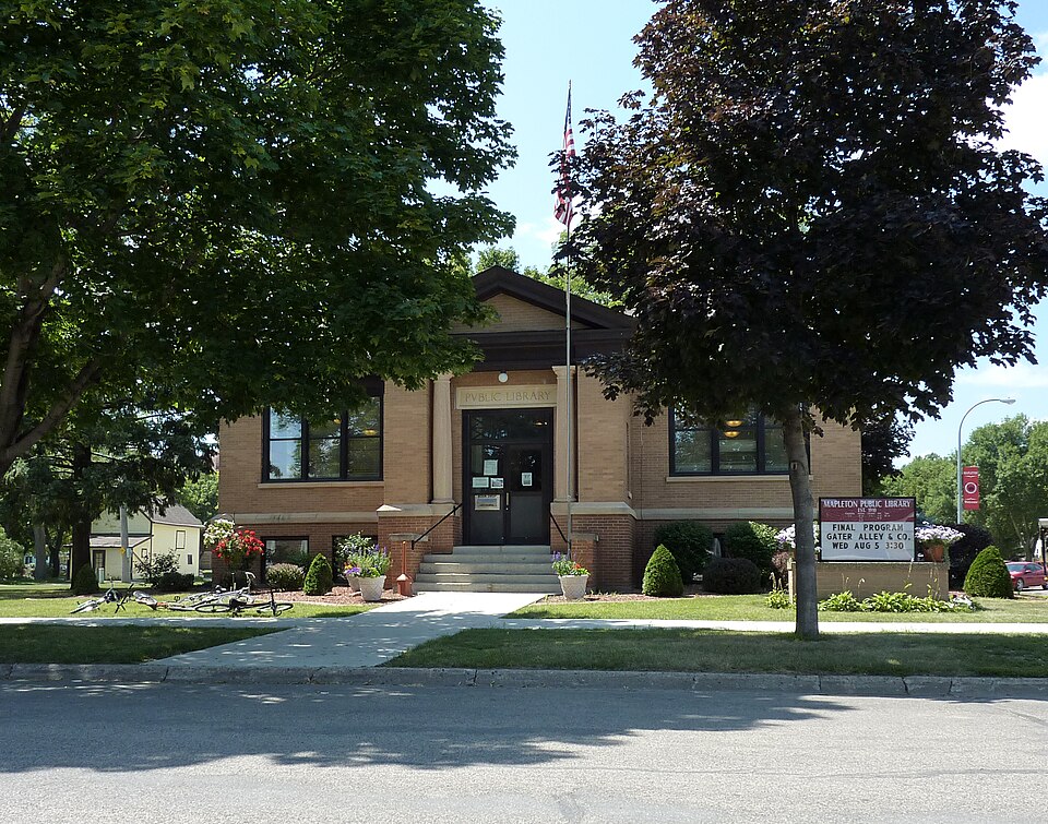 Photograph of Mapleton Public Library