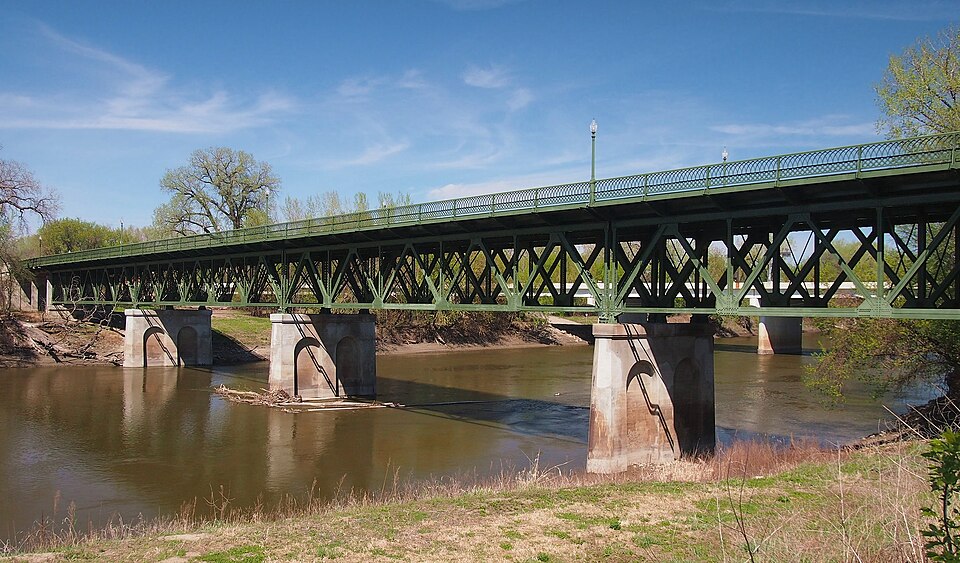 Photograph of Holmes Street Bridge