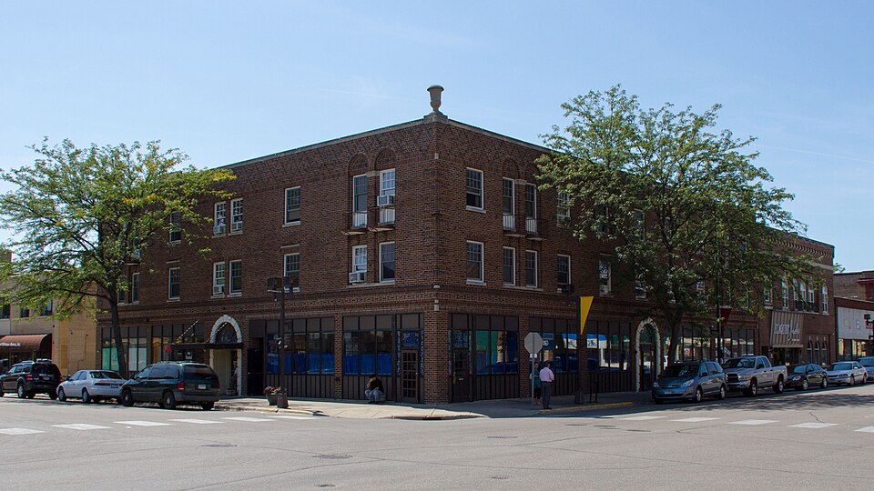 Photograph of Lakeland Hotel