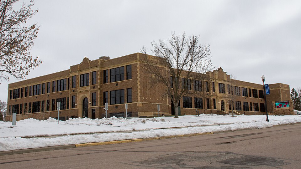 Photograph of Glencoe Grade and High School