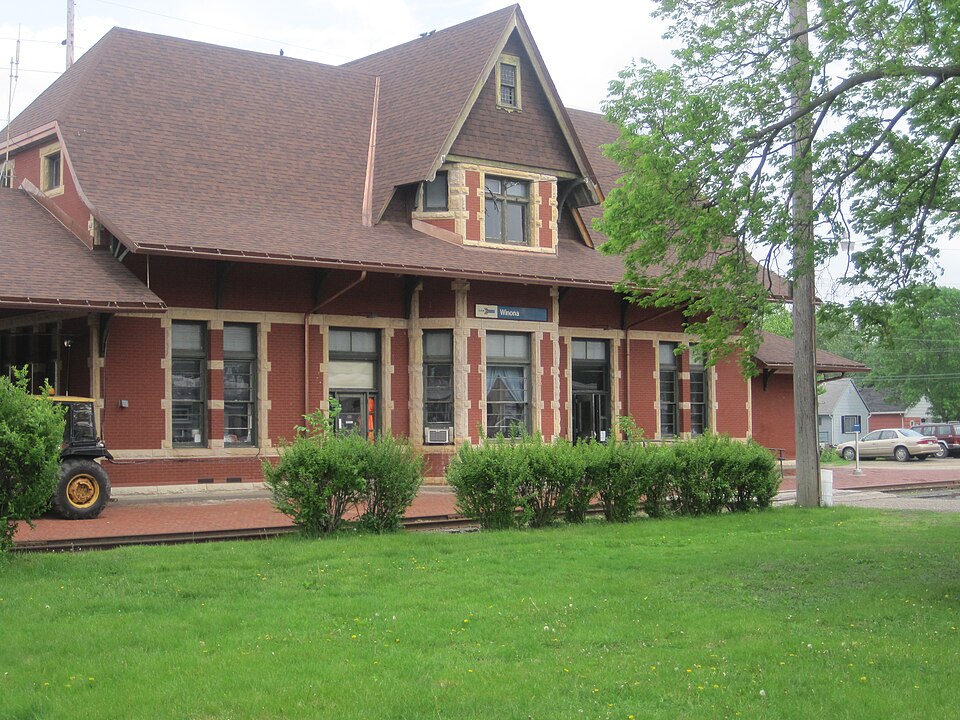 Photograph of Winona station