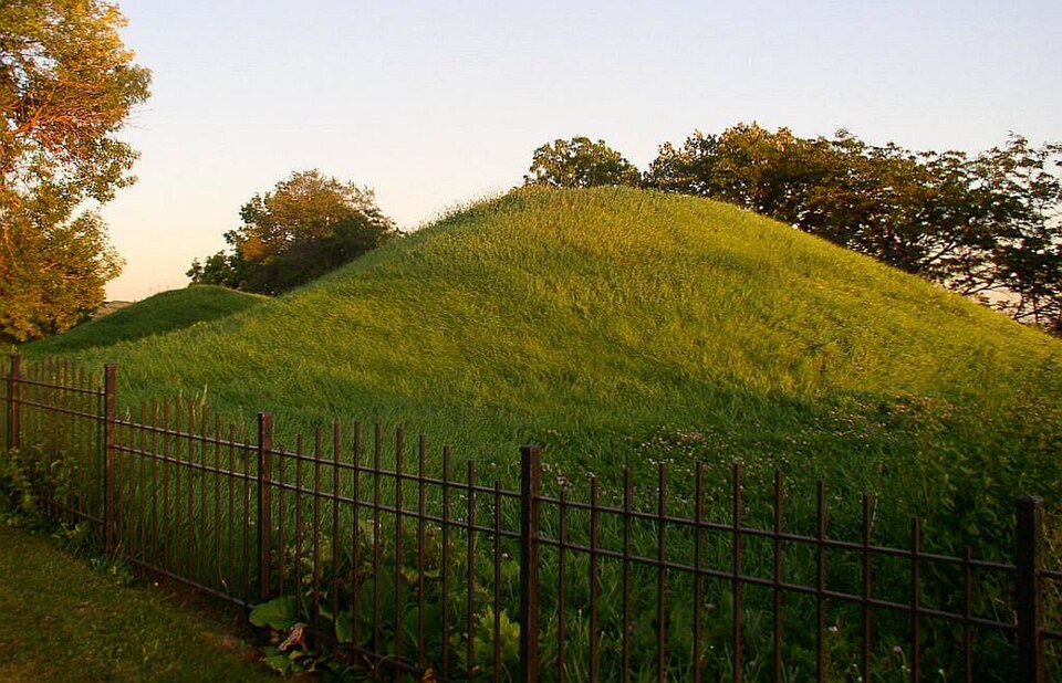 Photograph of Indian Mounds Park Mound Group