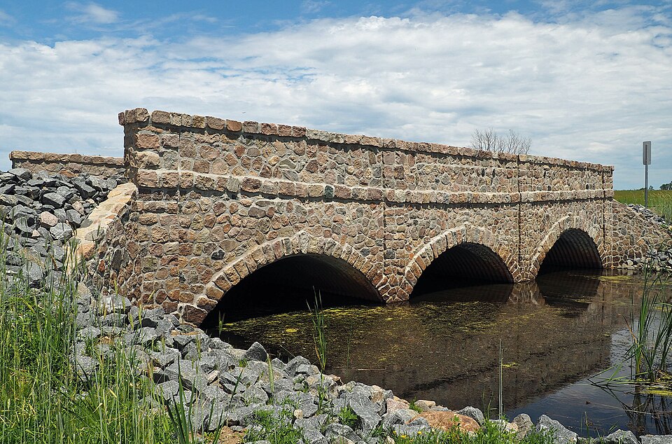 Photograph of Bridge L7075