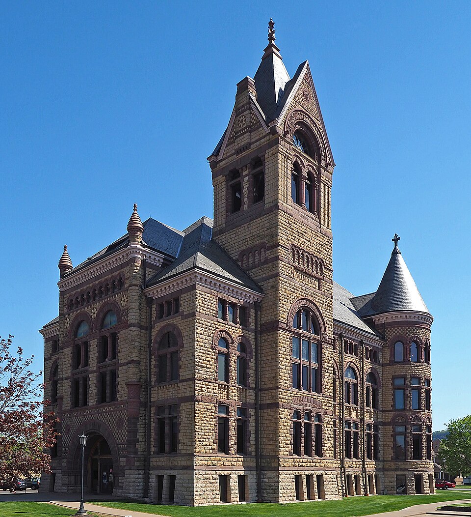 Photograph of Winona County Courthouse