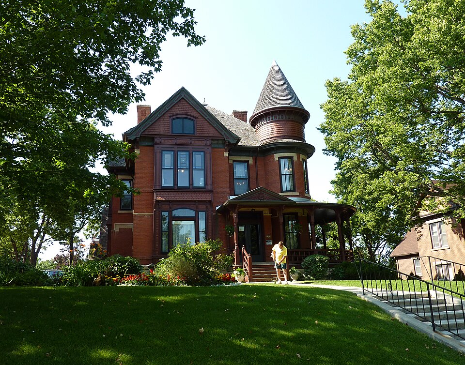 Photograph of Gov. John Lind House