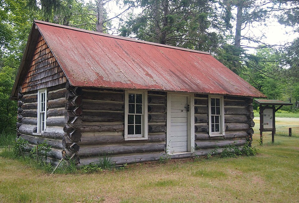 Photograph of Old Cut Foot Sioux Ranger Station